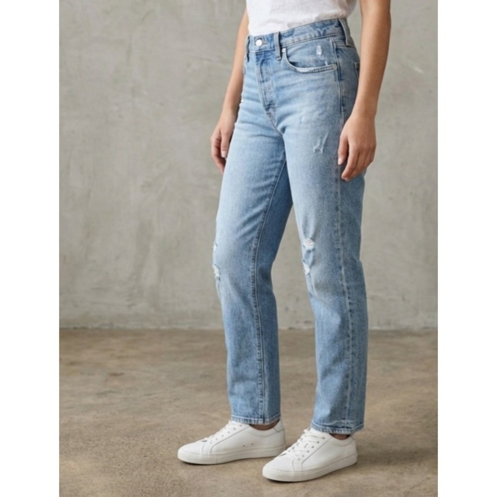 Lucky Brand Distressed Light Wash High Rise Button Fly Straight Jeans Size 2/26